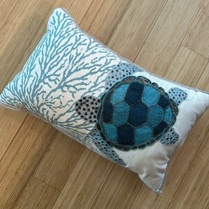 Decorative pillow